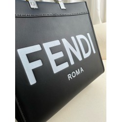 Fendi Sunshine Medium Tote Bag In Noir Calfskin FBS24416